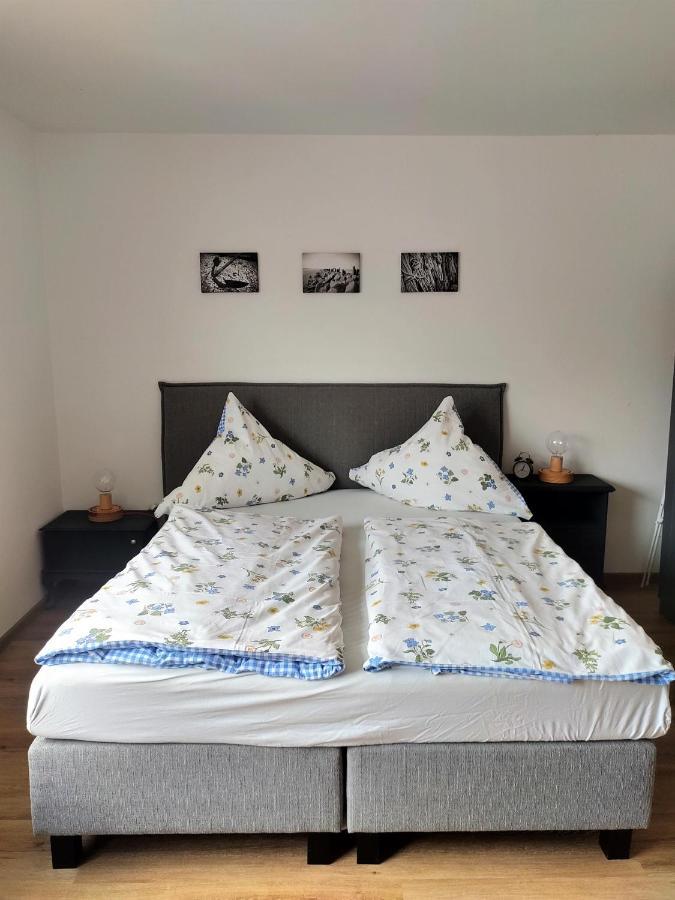Ferienwohnung Alte Schule Ruhwarden Zewnętrze zdjęcie